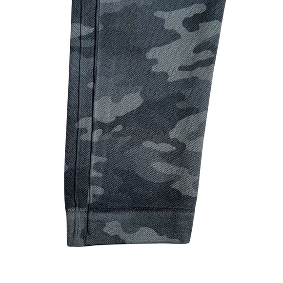 Spanx Look At Me Now Sage Camo Women’s Seamless Shape-wear Crop Leggings Small - Picture 6 of 6